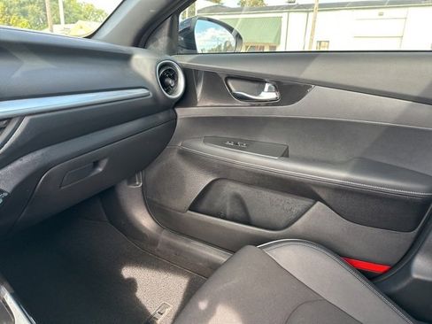 Used 2023 Kia Forte GT-Line w/ GT-Line Premium Package image 39