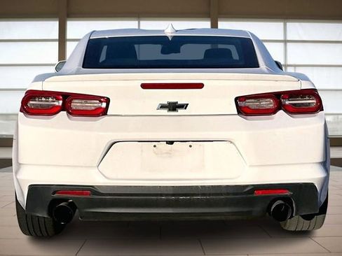 Used 2021 Chevrolet Camaro LT image 4