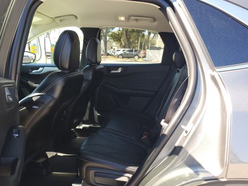 Certified 2025 Ford Escape Platinum w/ Premium Technology Package image 13