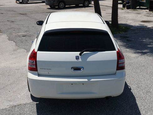 Used 2005 Dodge Magnum SE RWD image 6