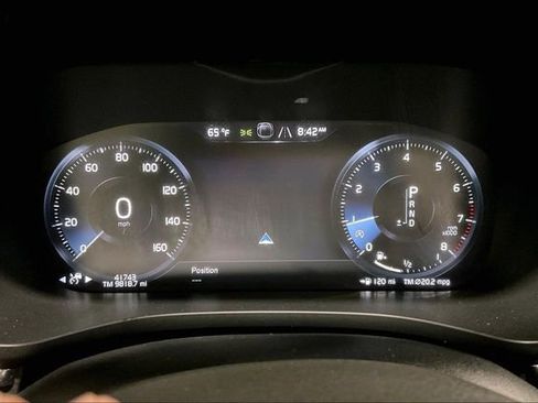 Used 2020 Volvo XC60 T6 Momentum image 20