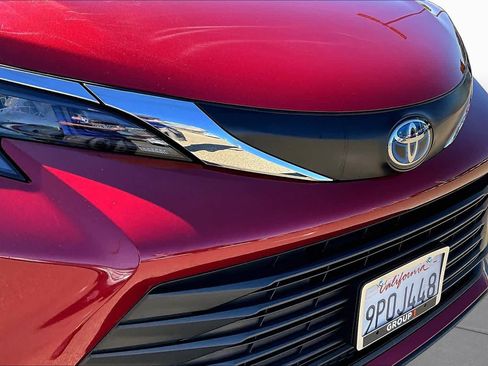 Used 2024 Toyota Sienna LE FWD image 29
