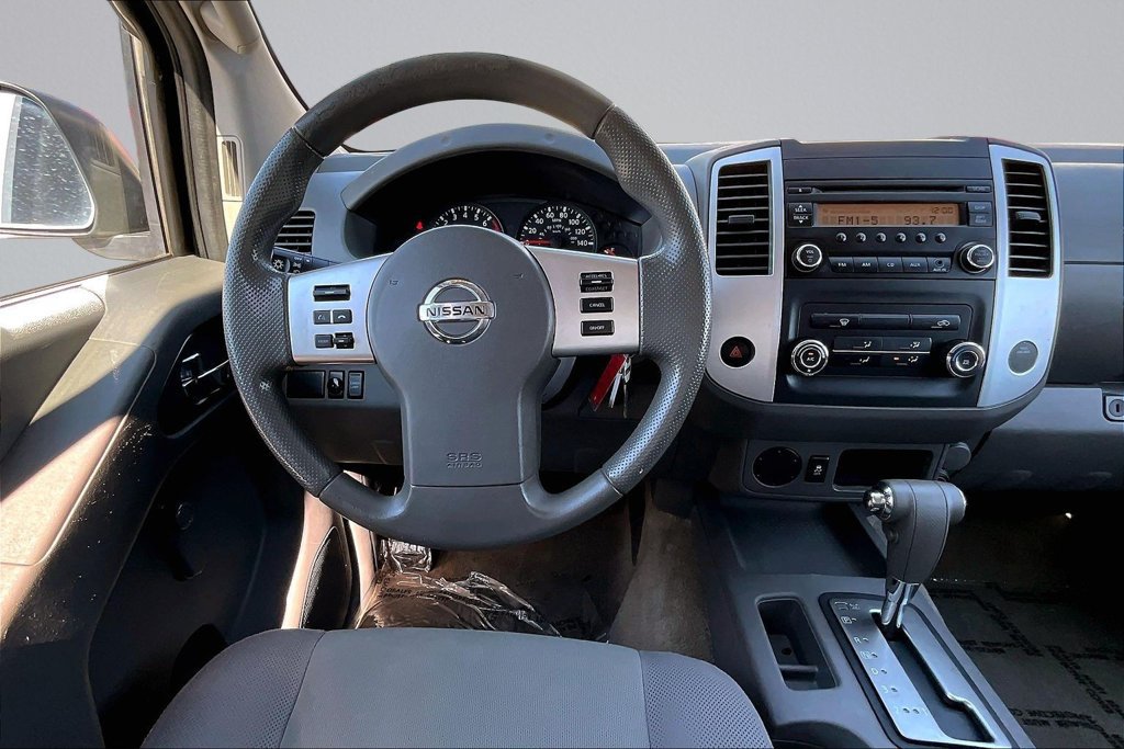 Used 2015 Nissan Frontier S RWD image 5