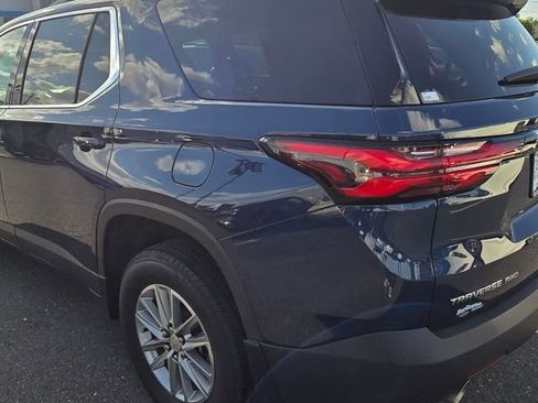 Used 2023 Chevrolet Traverse LT w/ Rear Camera Mirror Package AWD/4WD image 6
