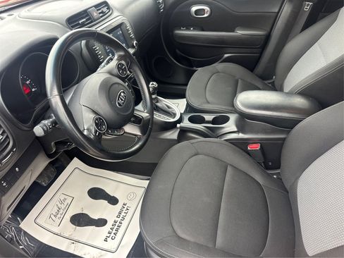 Used 2019 Kia Soul + FWD image 11