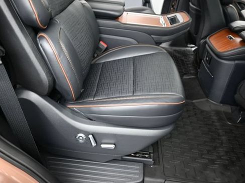 Certified 2025 Lincoln Navigator Black Label AWD/4WD image 27