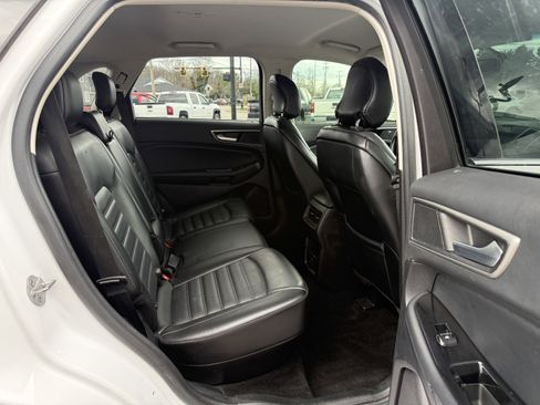 Used 2017 Ford Edge SEL w/ Equipment Group 201A FWD image 18