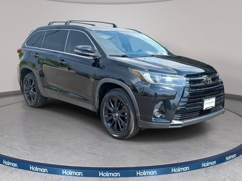 Used 2019 Toyota Highlander SE AWD/4WD image 4