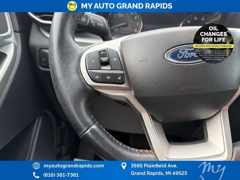 Used 2022 Ford Explorer XLT w/ Equipment Group 202A AWD/4WD image 15