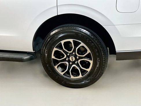 Certified 2023 Ford Expedition XLT AWD/4WD image 6