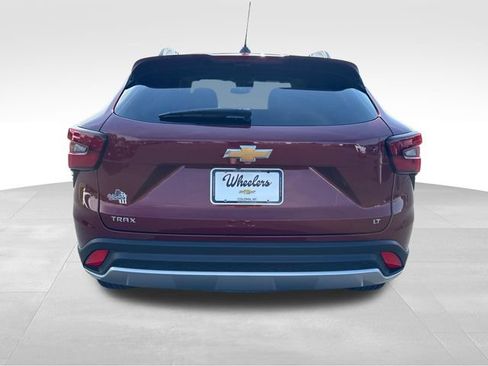 Used 2024 Chevrolet Trax LT FWD image 4