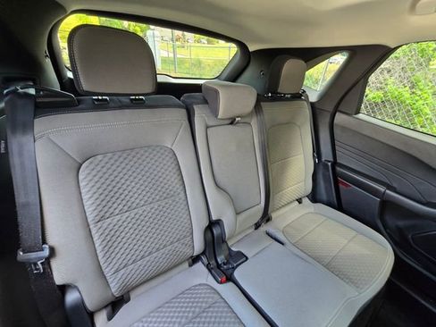 Used 2022 Ford Escape SE w/ SE Sport Appearance Package image 15