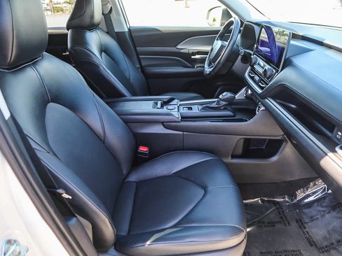 Certified 2024 Toyota Grand Highlander AWD Hybrid image 17