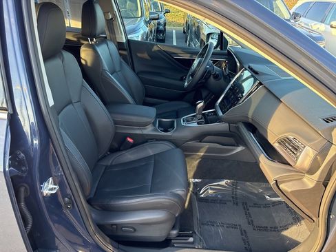Used 2025 Subaru Outback Touring XT image 10
