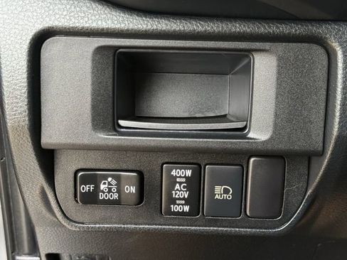 Used 2018 Toyota Tacoma TRD Off-Road image 24