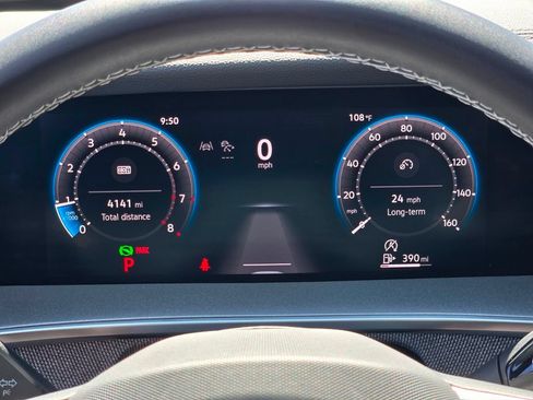 Certified 2025 Volkswagen Tiguan S FWD image 17