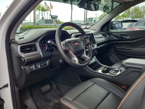 Used 2023 GMC Acadia AT4 w/ Technology Package AWD/4WD image 9