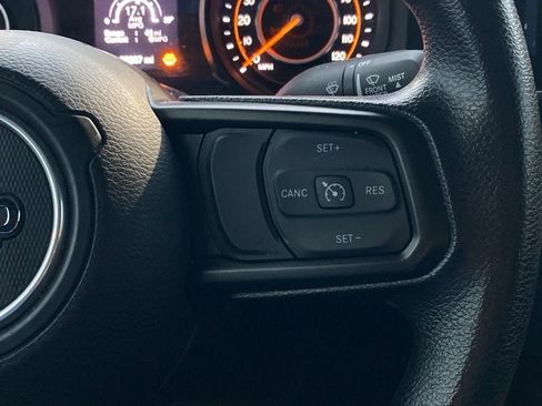 Used 2025 Jeep Gladiator Sport AWD/4WD image 15