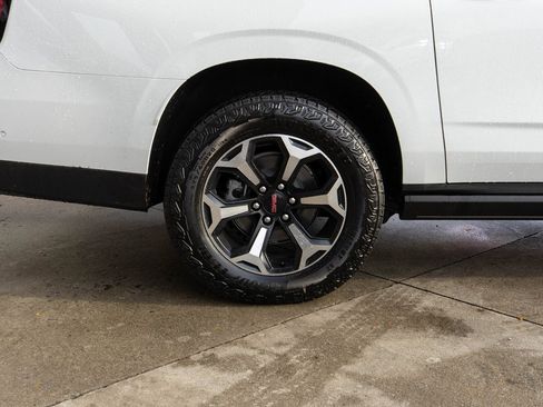 New 2026 GMC Yukon XL AT4 image 36