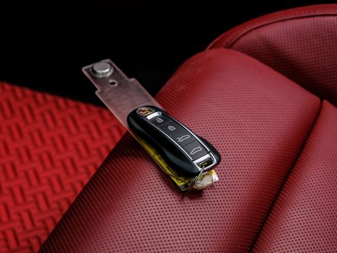 Used 2023 Porsche Taycan image 59