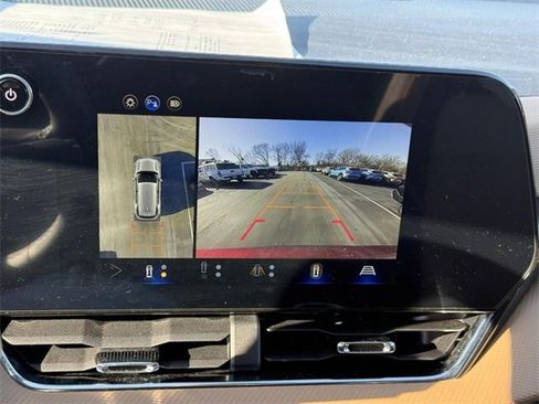 New 2026 Chevrolet Equinox ACTIV w/ Convenience Package III image 17