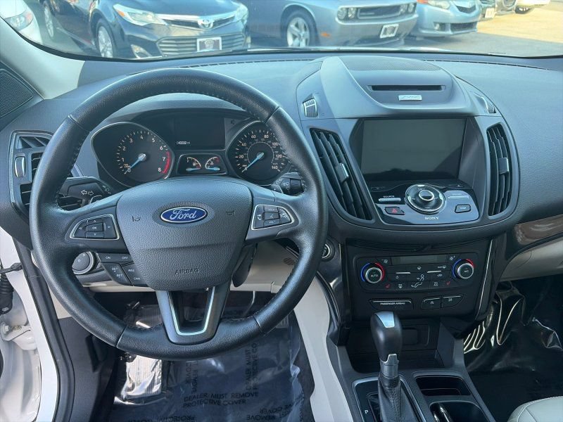 Used 2017 Ford Escape Titanium AWD/4WD image 18