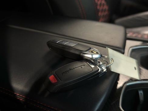 Used 2019 Lamborghini Urus image 29