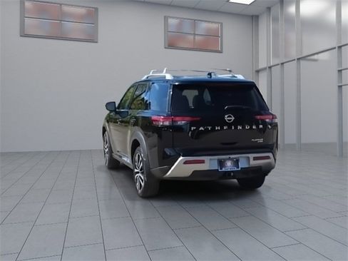 Used 2025 Nissan Pathfinder Platinum w/ Cargo Package image 7