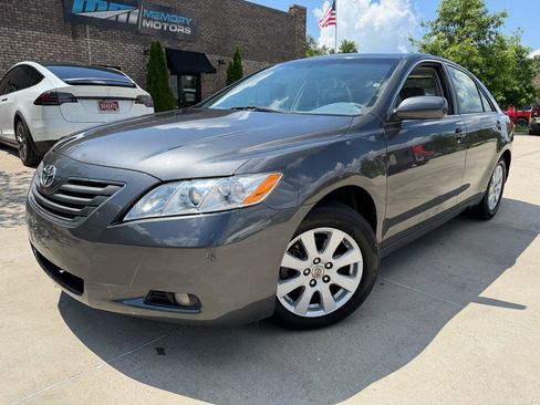 Used 2007 Toyota Camry SE FWD image 1