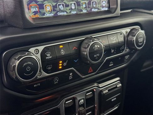 Used 2022 Jeep Gladiator Overland w/ Popular Equipment Package image 16