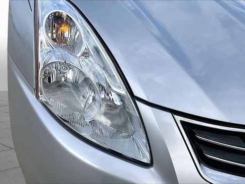 Used 2010 Nissan Altima 2.5 S FWD image 26