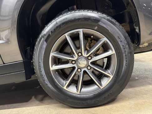 Used 2017 Dodge Grand Caravan SXT image 41