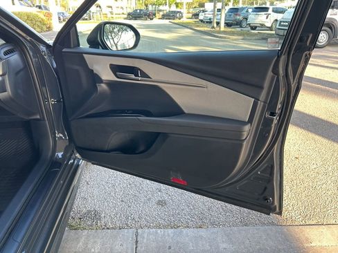 Used 2025 Toyota Camry SE image 23