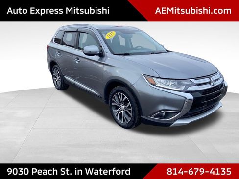 Used 2017 Mitsubishi Outlander SEL image 1