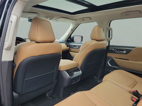 Certified 2026 INFINITI QX80 Luxe w/ Cargo Package AWD/4WD image 7