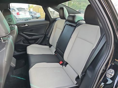 Used 2019 Volkswagen Jetta R-Line image 12