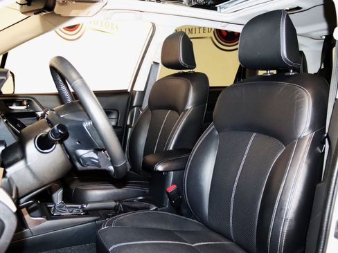 Used 2018 Subaru Forester 2.5i Touring w/ Popular Package #3B AWD/4WD image 36