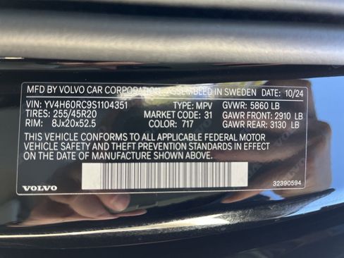 Certified 2025 Volvo XC60 T8 Plus w/ Protection Package Premier image 53