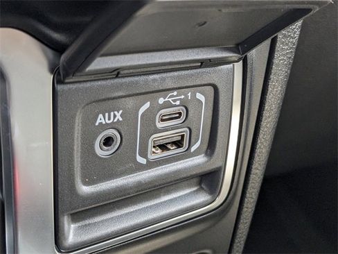 Used 2025 Jeep Wrangler Rubicon image 19