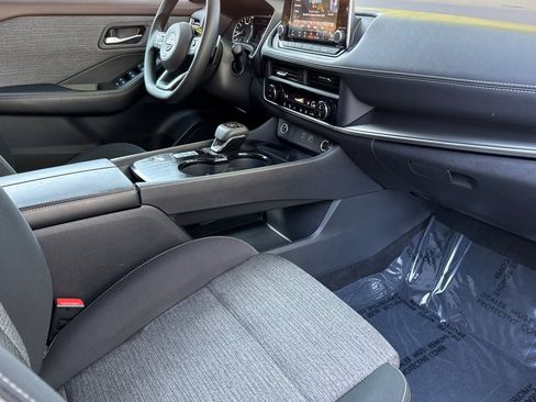 Certified 2023 Nissan Rogue SV image 18