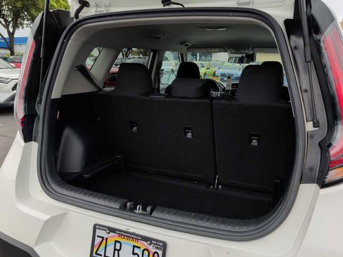 Used 2023 Kia Soul LX w/ LX Technology Package image 18