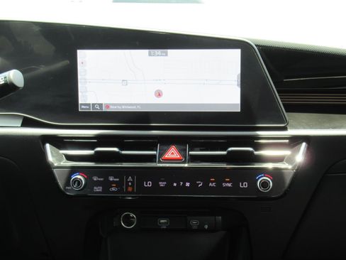 Used 2023 Kia Niro EX FWD image 15