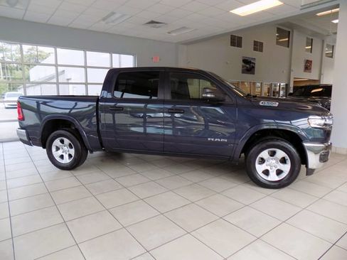 Used 2025 RAM 1500 Big Horn AWD/4WD image 11