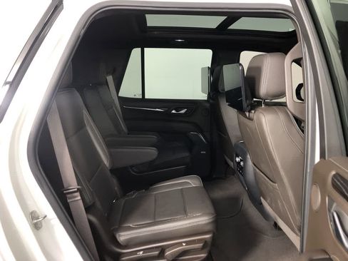 Used 2022 GMC Yukon Denali w/ Denali Premium Package image 22