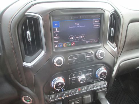 Used 2022 GMC Sierra 2500 AT4 w/ AT4 Premium Plus Package image 29