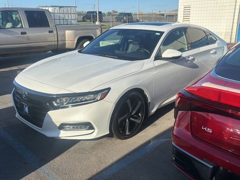Used 2019 Honda Accord Sport image 1