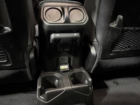 Used 2024 Jeep Wrangler Unlimited Rubicon AWD/4WD image 23