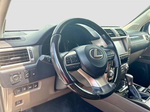 Used 2021 Lexus GX 460 Premium w/ Premium Package image 9