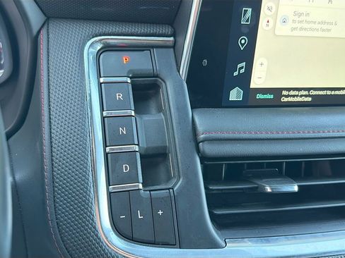 Used 2024 Chevrolet Suburban RST w/ Luxury Package AWD/4WD image 17