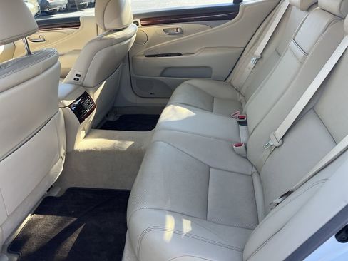 Used 2016 Lexus LS 460 L image 32